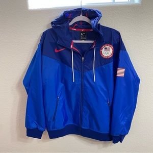 Team USA 2020 Nike Windrunner Jacket size medium